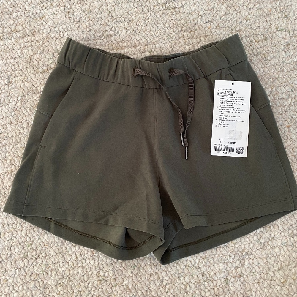 Lululemon On The Fly Short 2.5" Woven